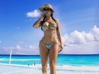 Joselyn Cano ledwie zasłoniła piersi w bikini